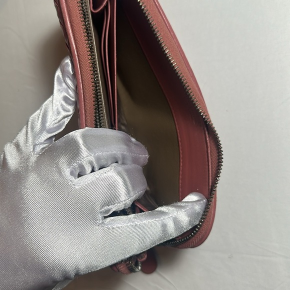 Authentic Bottega Veneta Pink Full inclusion Zip Wallet with box & dust bag. - Picture 10 of 16